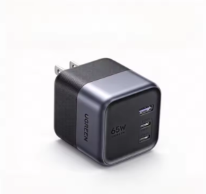 Universal Travel Adapter 65W GaN UGREEN X575 3-in-1Fast Charger